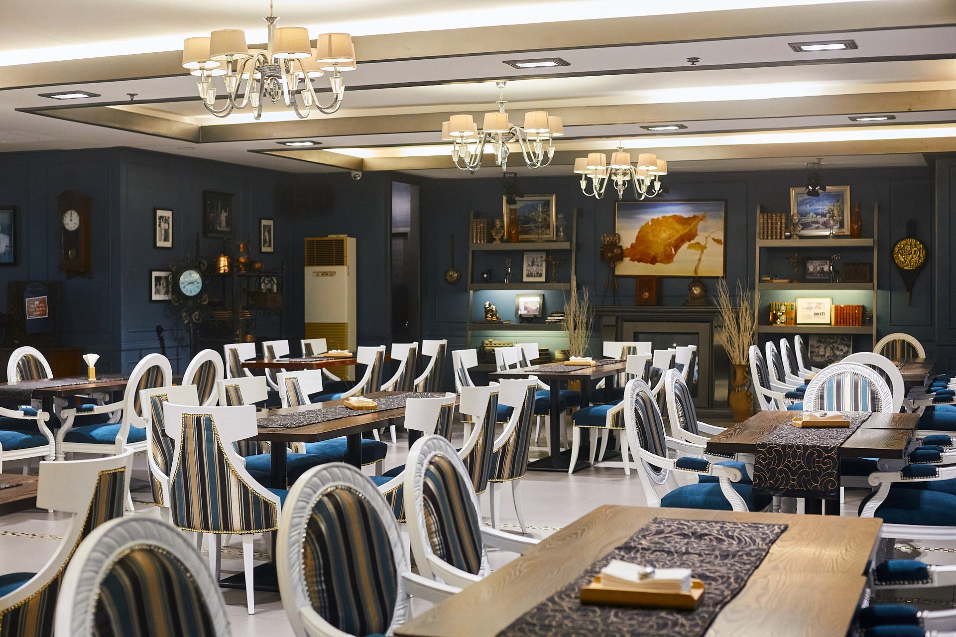 Alfonso's restaurant interior
